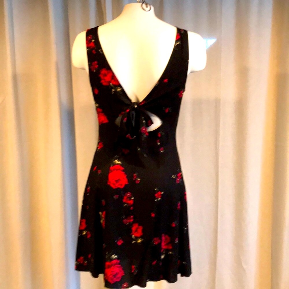 Dress - Picture 2 of 7